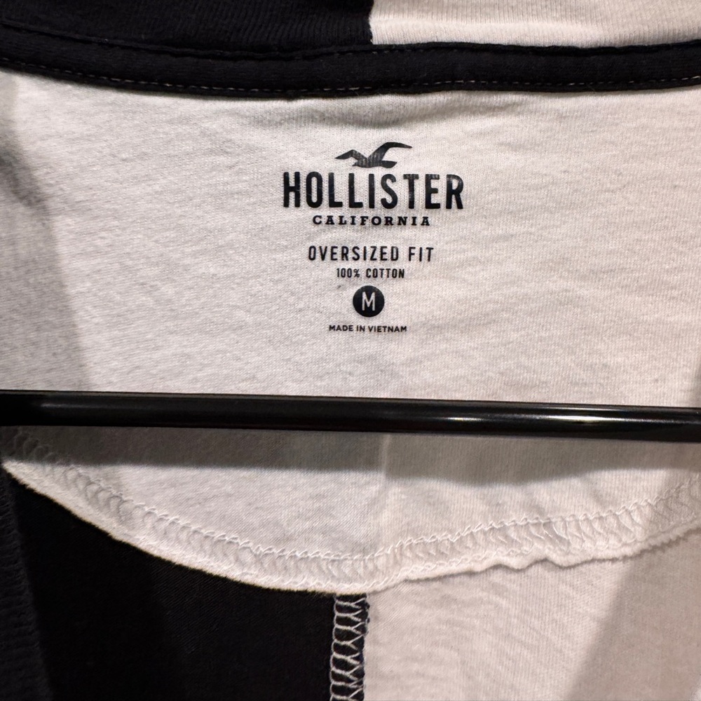 Hollister Long Sleeve - Picture 2 of 4
